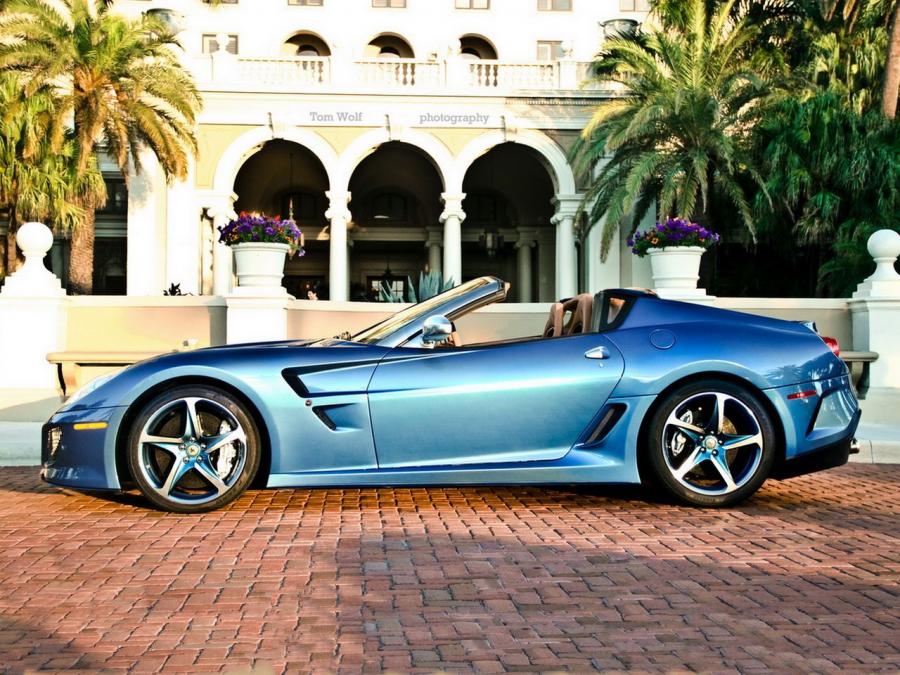  Ferrari Superamerica 45 2011 года  (фото 5 из 27)